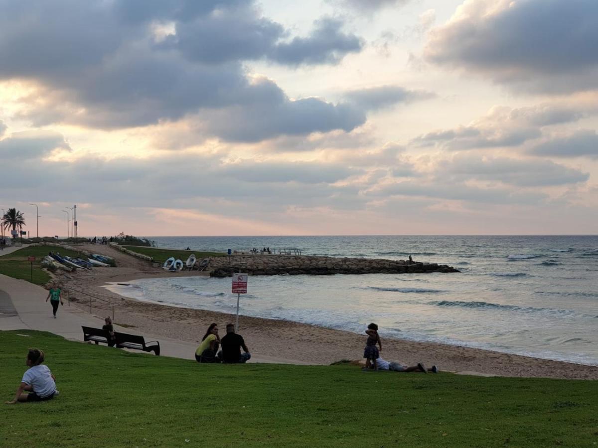Sea Plaza Hotel Haifa Bagian luar foto
